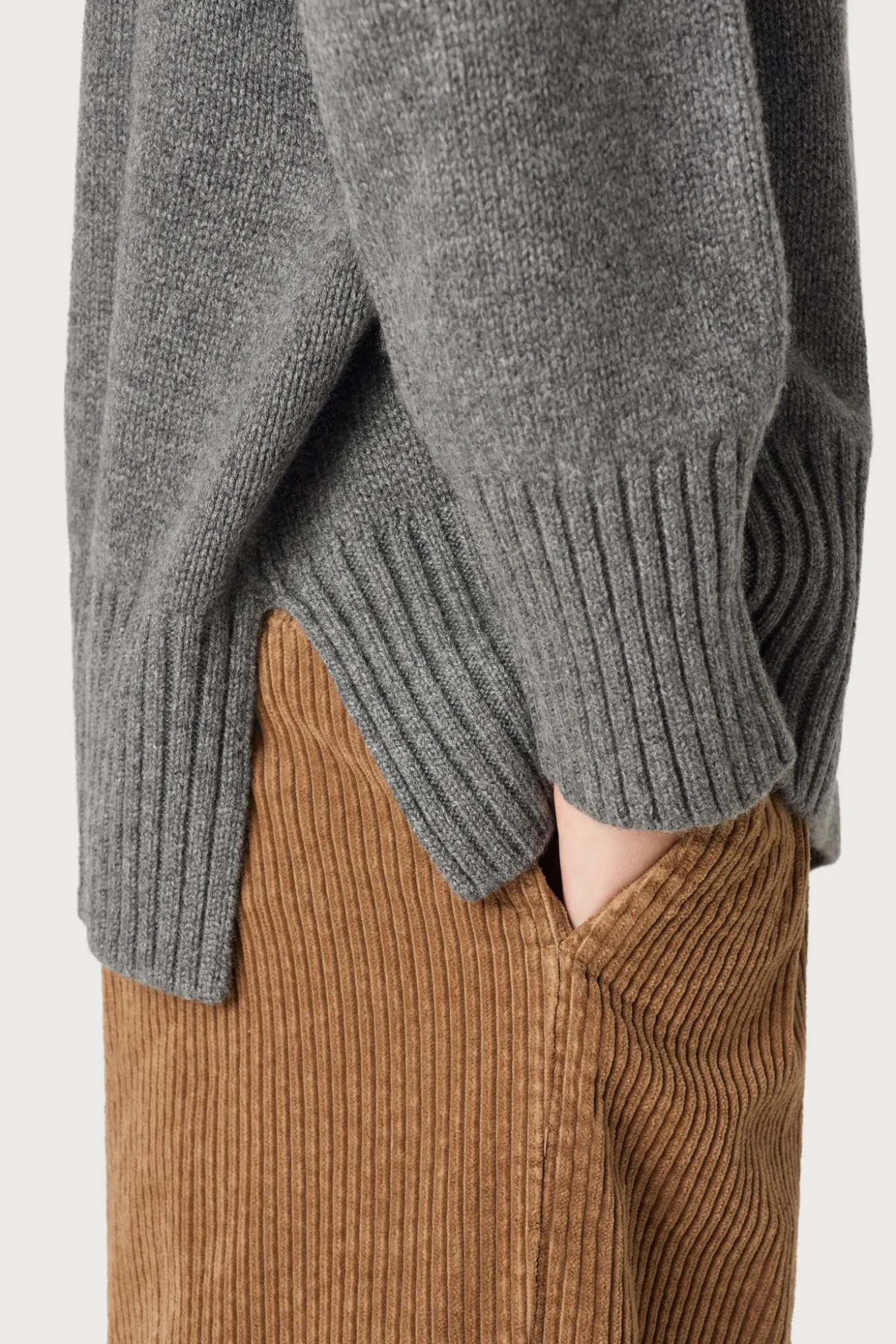 Online CARA Women Knitwear