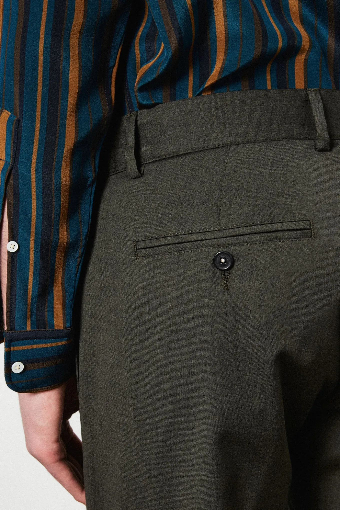 Online SLOOP Suits